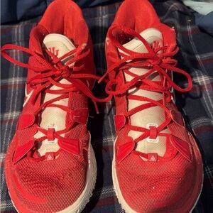 Kyrie 7s University reds size 10